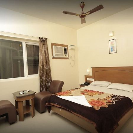 Krishna Inn Chennai Zewnętrze zdjęcie