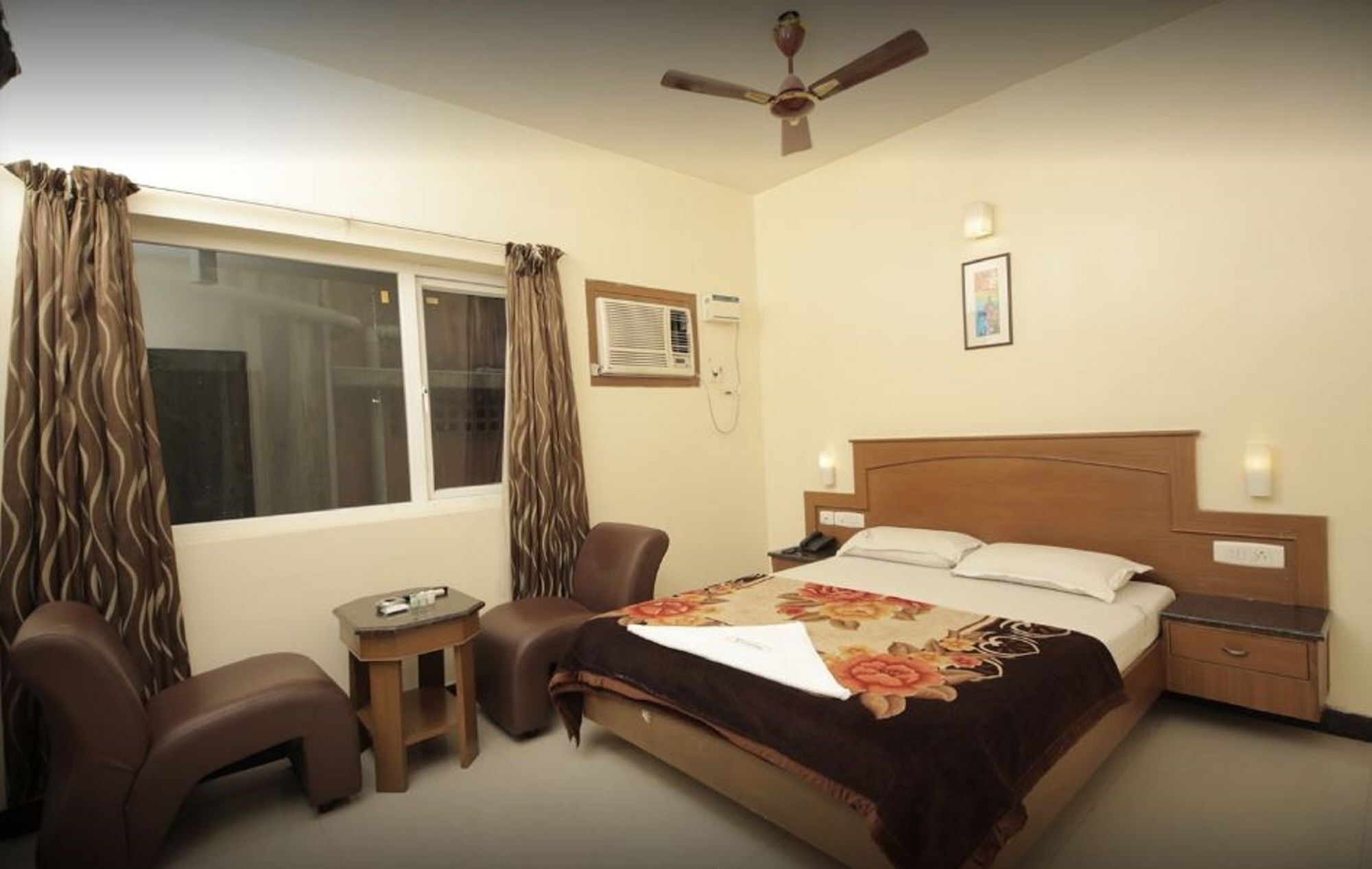 Krishna Inn Chennai Zewnętrze zdjęcie